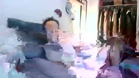 tooshort30w59675 online show from 02/15/26, 08:13