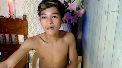 Snapshot of toothlessxx chatting on 07/13/26, 04:48 jhonrex online show from 07/13/26, 04:48