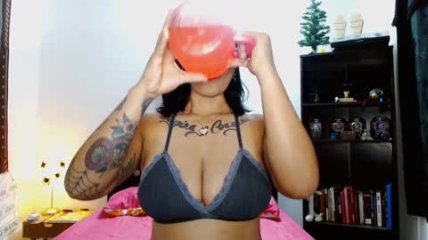 Snapshot of toothyy chatting on 12/21/24, 10:51 toothyy online show from 12/21/24, 10:51