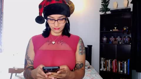 Snapshot of toothyy chatting on 12/25/24, 12:48 toothyy online show from 12/25/24, 12:48