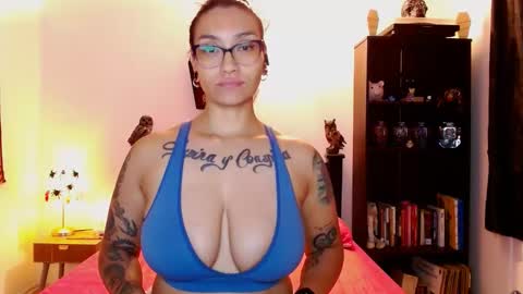 Snapshot of toothyy chatting on 02/06/25, 12:00 toothyy online show from 02/06/25, 12:00