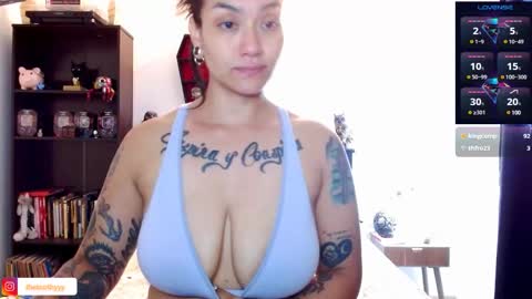 Snapshot of toothyy chatting on 02/25/25, 02:44 toothyy online show from 02/25/25, 02:44