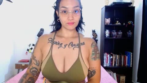 Snapshot of toothyy chatting on 03/10/25, 08:23 toothyy online show from 03/10/25, 08:23