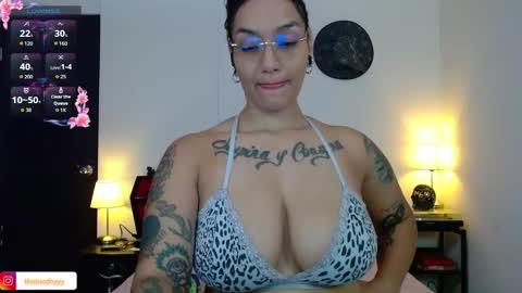 Snapshot of toothyy chatting on 09/24/25, 12:19 toothyy online show from 09/24/25, 12:19