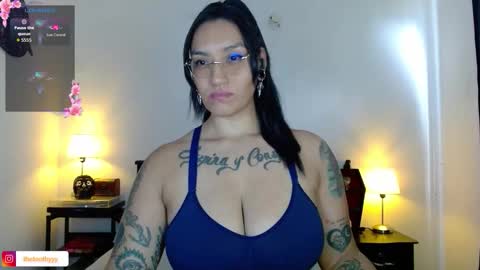 Snapshot of toothyy chatting on 10/12/25, 09:03 toothyy online show from 10/12/25, 09:03