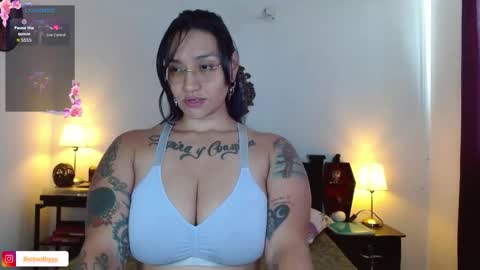 Snapshot of toothyy chatting on 10/24/25, 01:07 toothyy online show from 10/24/25, 01:07