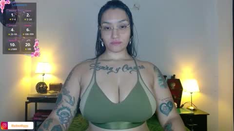 Snapshot of toothyy chatting on 10/27/25, 12:09 toothyy online show from 10/27/25, 12:09