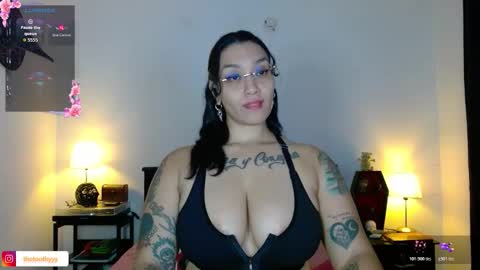 Snapshot of toothyy chatting on 11/30/25, 02:04 toothyy online show from 11/30/25, 02:04