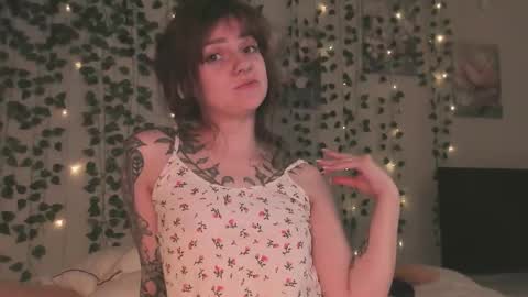 Alice and Sandra online show from 09/22/25, 10:39