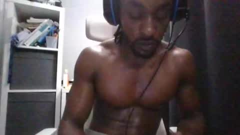 Snapshot of topasbadboi chatting on 11/07/25, 07:47 BlackX0nyx88 online show from 11/07/25, 07:47