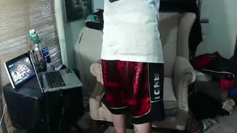 Snapshot of topdogintraining93 chatting on 03/05/26, 09:44 SagMeOreduceMe online show from 03/05/26, 09:44