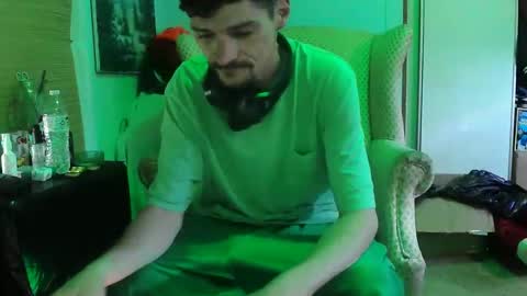 Snapshot of topdogintraining93 chatting on 03/18/26, 02:47 SagMeOreduceMe online show from 03/18/26, 02:47