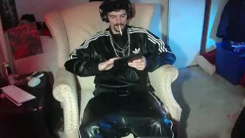 Snapshot of topdogintraining93 chatting on 03/24/26, 07:57 SagMeOreduceMe online show from 03/24/26, 07:57