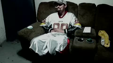 Snapshot of topdogintraining93 chatting on 04/21/26, 10:32 SagMeOreduceMe online show from 04/21/26, 10:32