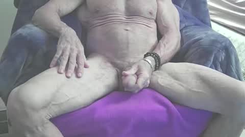 Snapshot of topfortwinks chatting on 12/01/25, 04:17 topfortwinks online show from 12/01/25, 04:17