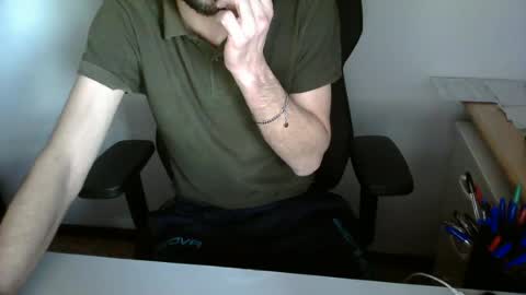 Snapshot of topg84 chatting on 05/18/26, 04:13 Topg84 online show from 05/18/26, 04:13