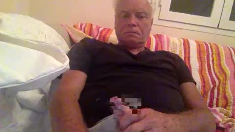 Snapshot of topsurgeon2025 chatting on 10/21/25, 08:53 topsurgeon2025 online show from 10/21/25, 08:53