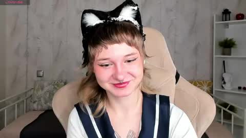 Snapshot of tori_cutie chatting on 04/21/26, 12:12 Tori online show from 04/21/26, 12:12