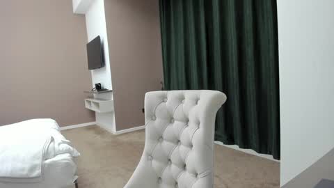 Snapshot of torinova chatting on 12/06/24, 03:44 online show from 12/06/24, 03:44