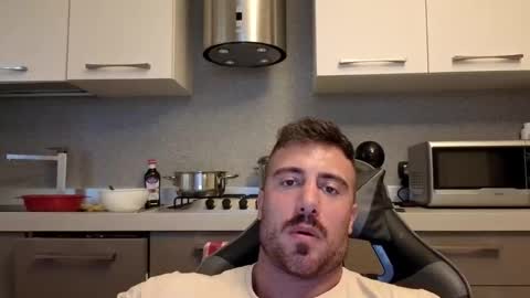 Snapshot of toro_arrapato chatting on 11/05/25, 03:01 toro_arrapato online show from 11/05/25, 03:01