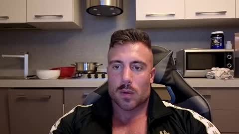 Snapshot of toro_arrapato chatting on 11/30/25, 12:14 toro_arrapato online show from 11/30/25, 12:14