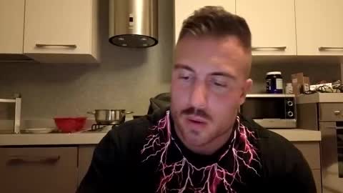 Snapshot of toro_arrapato chatting on 12/01/25, 04:12 toro_arrapato online show from 12/01/25, 04:12