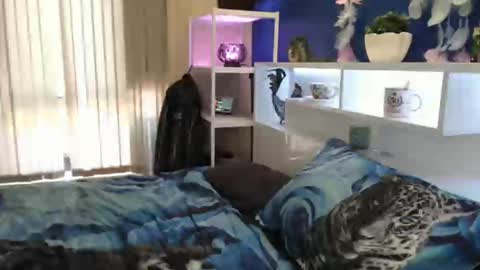 Snapshot of total_aussie_milfs chatting on 01/28/25, 12:05 Milly online show from 01/28/25, 12:05