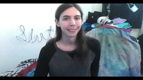 Luna online show from 11/18/25, 04:06