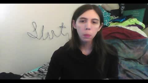 Snapshot of totalfuckingadorable chatting on 12/17/25, 09:43 Luna online show from 12/17/25, 09:43