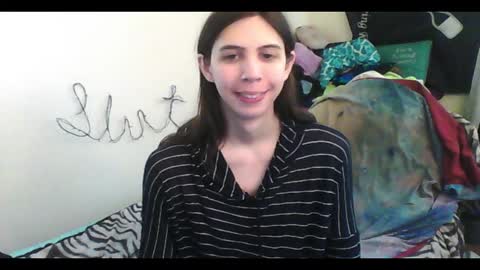 Snapshot of totalfuckingadorable chatting on 12/22/25, 09:23 Luna online show from 12/22/25, 09:23