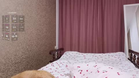 Snapshot of totallytiny_ chatting on 12/28/24, 08:04 see you December 4th beloved friends online show from 12/28/24, 08:04