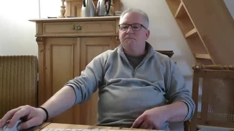 Snapshot of toto758 chatting on 02/25/25, 11:41 toto758 online show from 02/25/25, 11:41