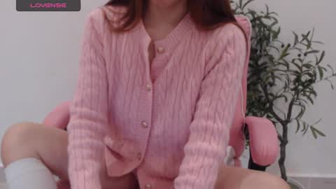 Snapshot of totoro_09 chatting on 01/17/26, 03:39 Angelina online show from 01/17/26, 03:39