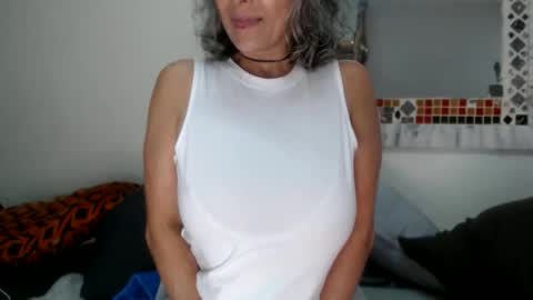 Snapshot of totypink chatting on 06/11/26, 03:43 TotyPink online show from 06/11/26, 03:43