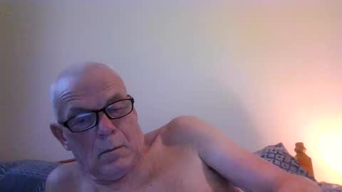 Snapshot of touche5656607203 chatting on 12/17/25, 08:42 touche5656607203 online show from 12/17/25, 08:42