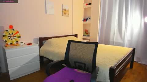 Ellina online show from 12/19/25, 09:00