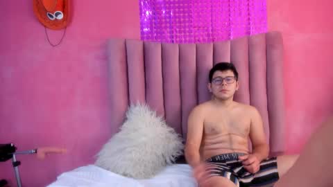 Snapshot of toxiclove01 chatting on 09/30/25, 06:13 toxiclove01 online show from 09/30/25, 06:13