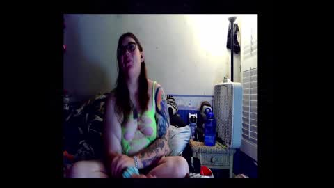 Toxiclove1311 online show from 10/04/25, 12:08