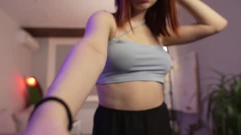 Snapshot of toxl chatting on 02/25/25, 08:19 Bella online show from 02/25/25, 08:19