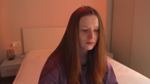 Snapshot of toxl chatting on 11/27/25, 04:09 Bella online show from 11/27/25, 04:09