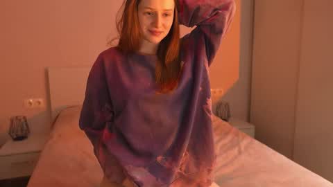 Snapshot of toxl chatting on 12/14/25, 04:45 Bella online show from 12/14/25, 04:45