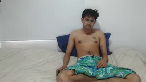 Snapshot of toy_sweet chatting on 10/05/25, 02:48 Xander online show from 10/05/25, 02:48