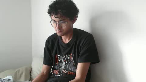 Snapshot of toy_sweet chatting on 05/11/26, 07:22 Xander online show from 05/11/26, 07:22