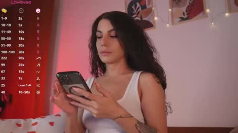 Snapshot of toygirl666 chatting on 02/22/25, 09:48 Sarah online show from 02/22/25, 09:48