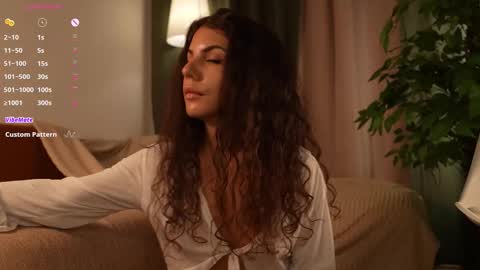 Snapshot of toygirl666 chatting on 11/24/25, 12:05 Sarah online show from 11/24/25, 12:05