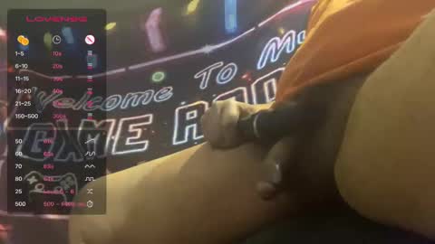 Snapshot of toysformycock chatting on 11/05/25, 02:00 ToysForMyCock online show from 11/05/25, 02:00