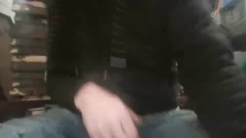 Snapshot of tr8e035 chatting on 12/01/25, 09:47 tr8e035 online show from 12/01/25, 09:47