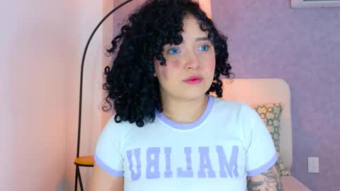 tracielowe_w online show from 12/03/25, 03:36