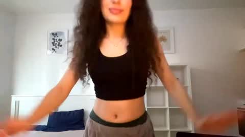 Snapshot of tracithetford chatting on 07/24/26, 04:38 Alex3 online show from 07/24/26, 04:38