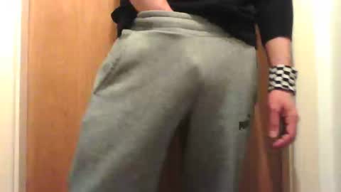 Snapshot of trackielad21 chatting on 09/22/25, 09:22 trackielad online show from 09/22/25, 09:22